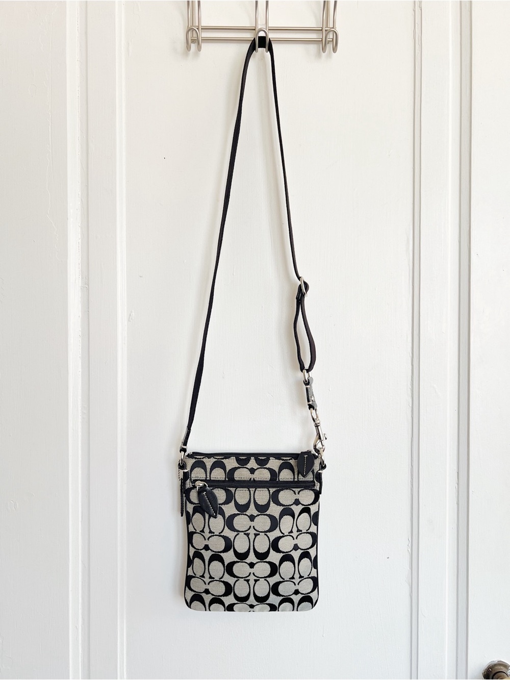 COACH • vintage Y2K Penelope Signature Swingpack crossbody purse bag black grey - Picture 6 of 9